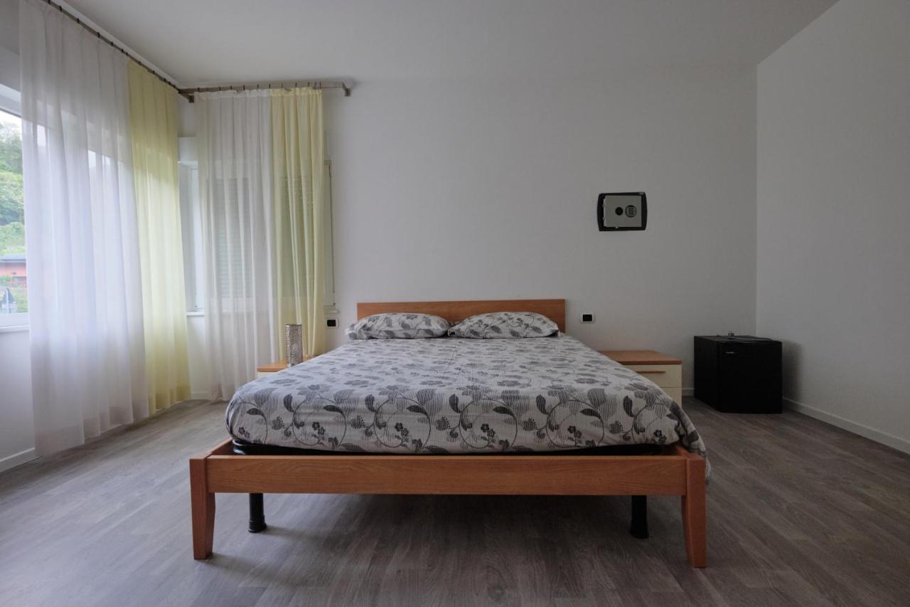 كالسرانيكا ال لاغو B&B Divino المظهر الخارجي الصورة